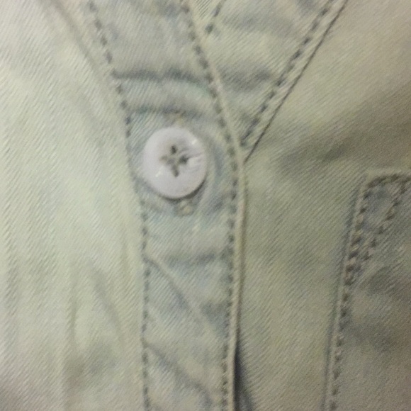 Woman’s long sleeved shirt - Picture 6 of 8